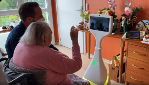 Robô de companhia para idosos