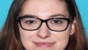 Mulher que roubou computador de Nancy Pelosi