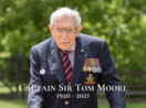 Capitão Tom Moore, herói da quarentena, com andador no Reino Unido