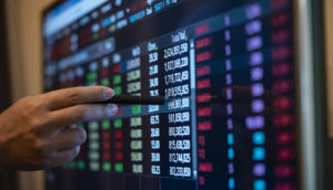 Tela de computador com home broker, alusiva ao Ibovespa