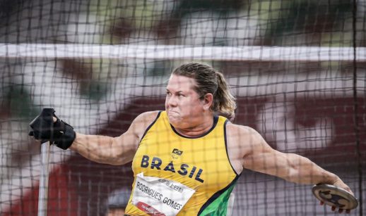 Beth Gomes, no lançamento de disco dos Jogos Paralímpicos de Tóquio