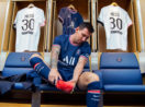 Lionel Messi no vestiário do PSG, que joga o Campeonato Francês