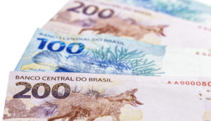 Cédulas de 200 1 100 reais