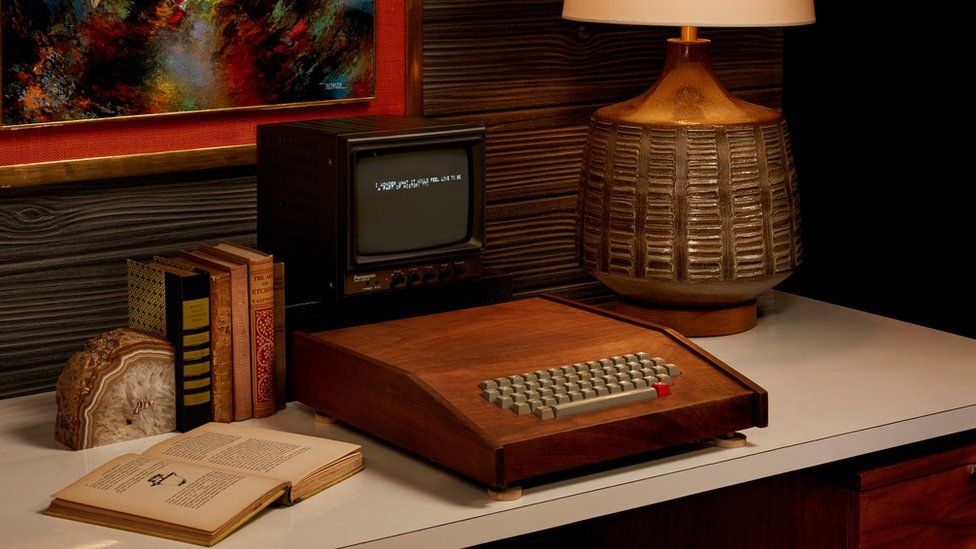 Computador Apple-1 de Steve Jobs e Wozniak é vendido por US$ 400 mil