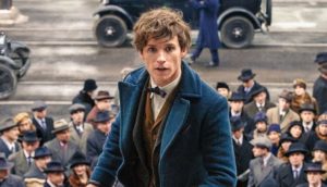 Ator principal de 'Animais Fantásticos' em cena do novo filme