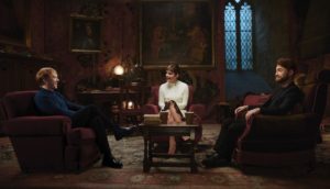 Atores de de Harry Potter reunidos em sala de castelo bruxo para a promoção do especial de 20 anos da HBO Max