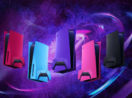Foto promocional dos consoles de PlayStation 5 coloridos