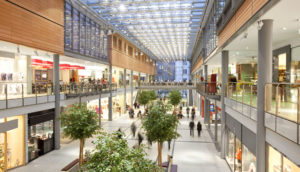 Interior de shopping center, alusivo à BRMalls