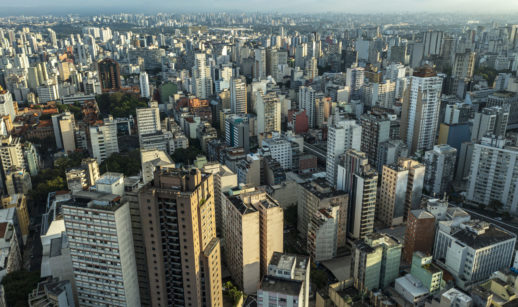 Aérea de prédios em São Paulo, alusivo à carteira de fundos imobiliários de janeiro do Safra