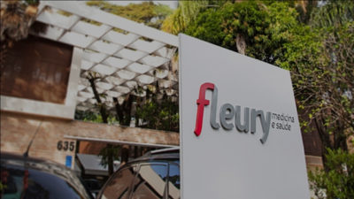 Fachada de laboratório do Fleury, com destaque para o letreiro da empresa