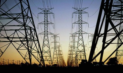 Torre de transmissão de energia