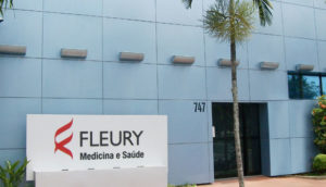 Fachada de prédio do Fleury, em cinza claro, que se fundiu com a Hermes Pardini