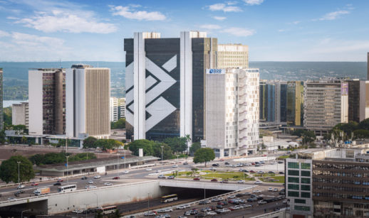 Prédio do Banco do Brasil, cuja ação BBAS3 teve preço-alvo atualizado, em Brasília, com destaque para o logo do edifício na cor branca