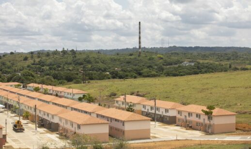 Aérea de conjunto habitacional do Minha Casa, Minha Vida, na Bahia