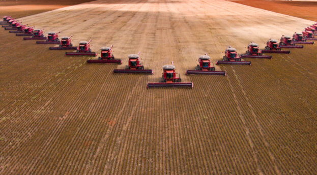 Colheitadeiras em ação