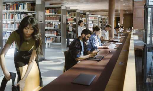 Ações de empresas de educação